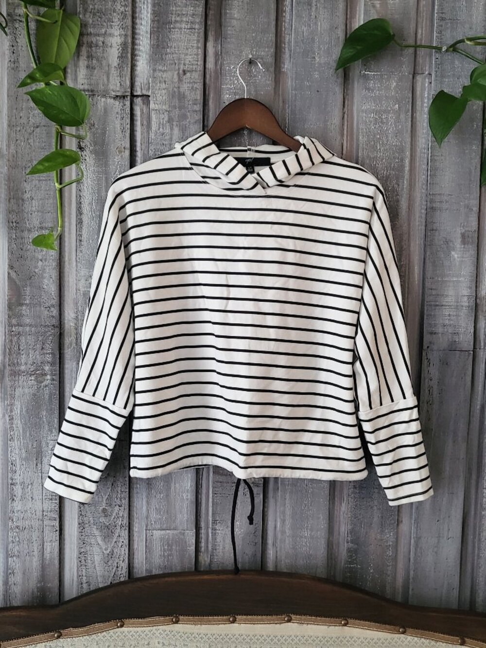 White Black Striped Hooded Pullover Drawstring Hem Batwing Hoodie XL